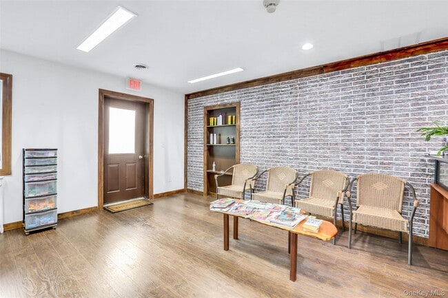 Building Photo - 199 NY-299