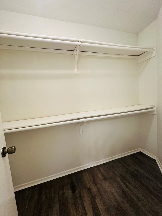Building Photo - 10826 Laureldale Ct