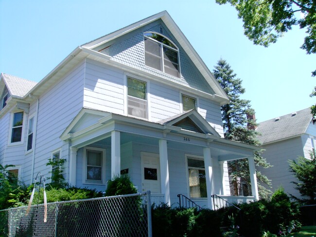 Building Photo - 266 E 8th St