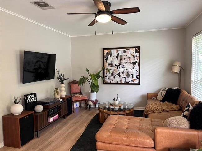 Building Photo - 3104 Birdwood Cir