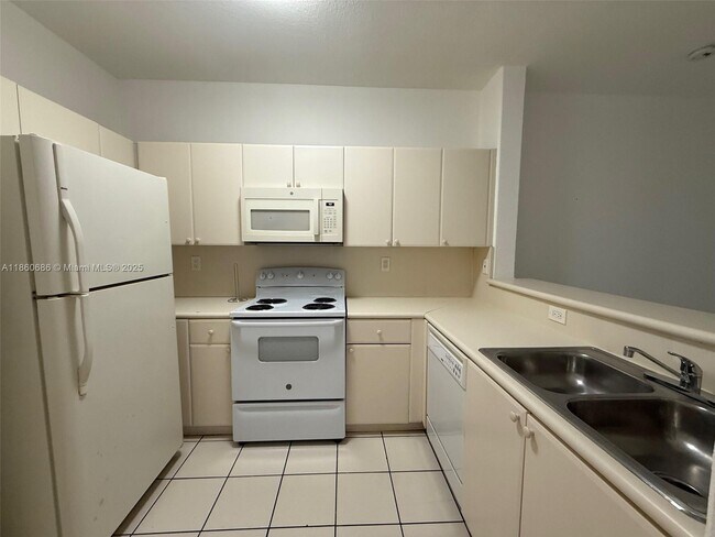 Building Photo - 1663 SE 27th Dr
