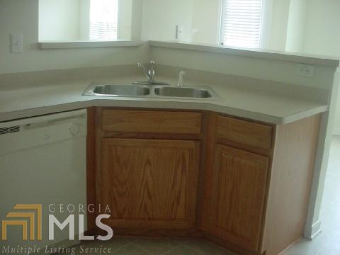 Building Photo - 2780 Beech Tr