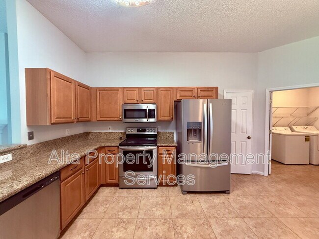 Building Photo - 2462 Coachman Lakes Dr