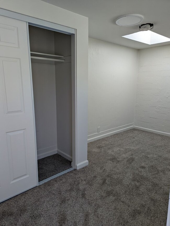 Building Photo - 2221 Suncrest Blvd