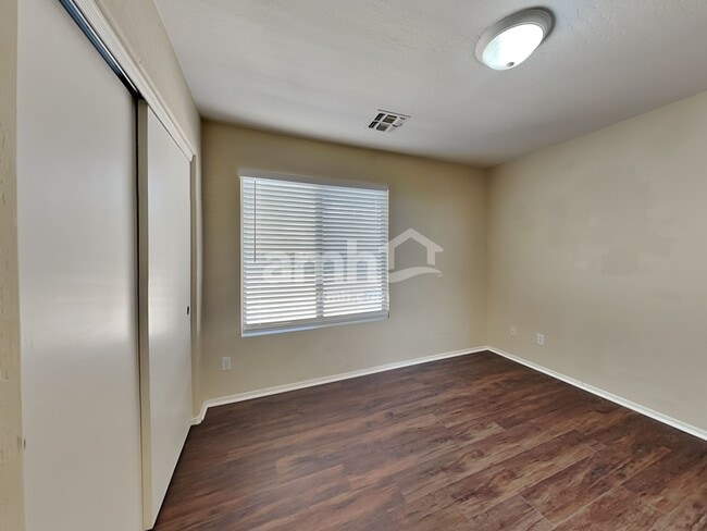 Building Photo - 2132 S Bernard