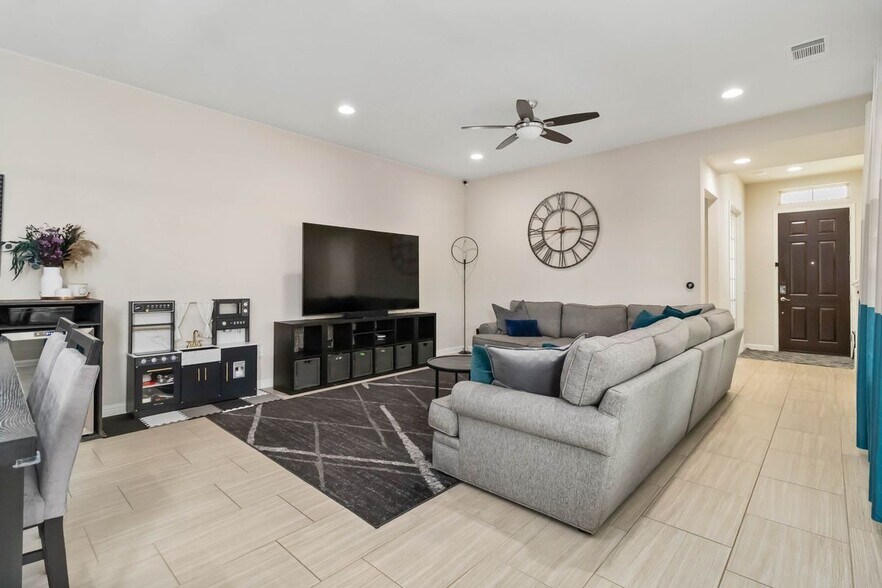 Building Photo - 1614 Frontier Valley Dr