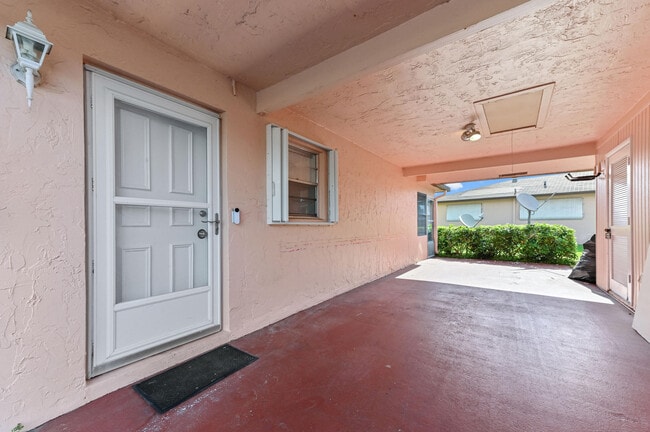 Building Photo - 357 Flamingo Ln