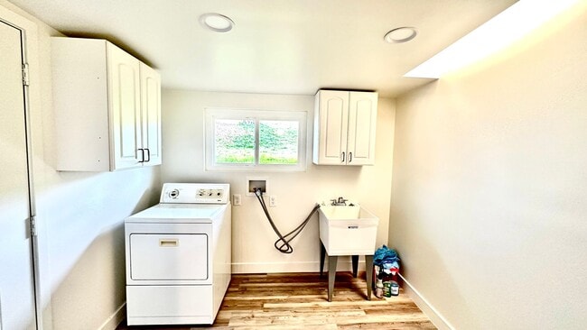 Building Photo - Remodeled 3 bd in Vista with large garage