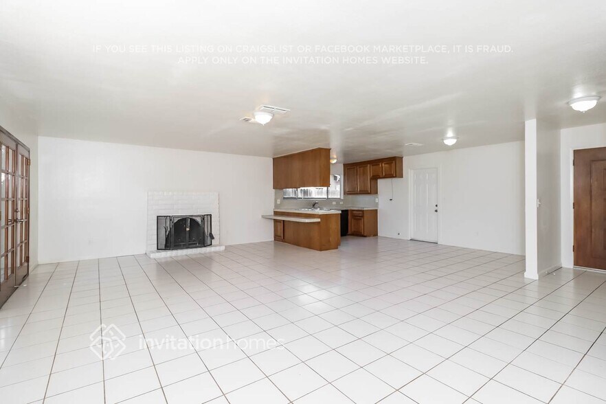 Building Photo - 10720 Paiute Way