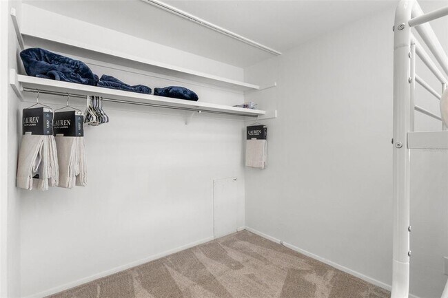 Building Photo - 3488 Shady Bluff Dr