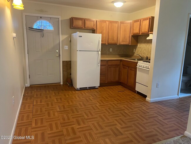 Building Photo - 220 Broad St