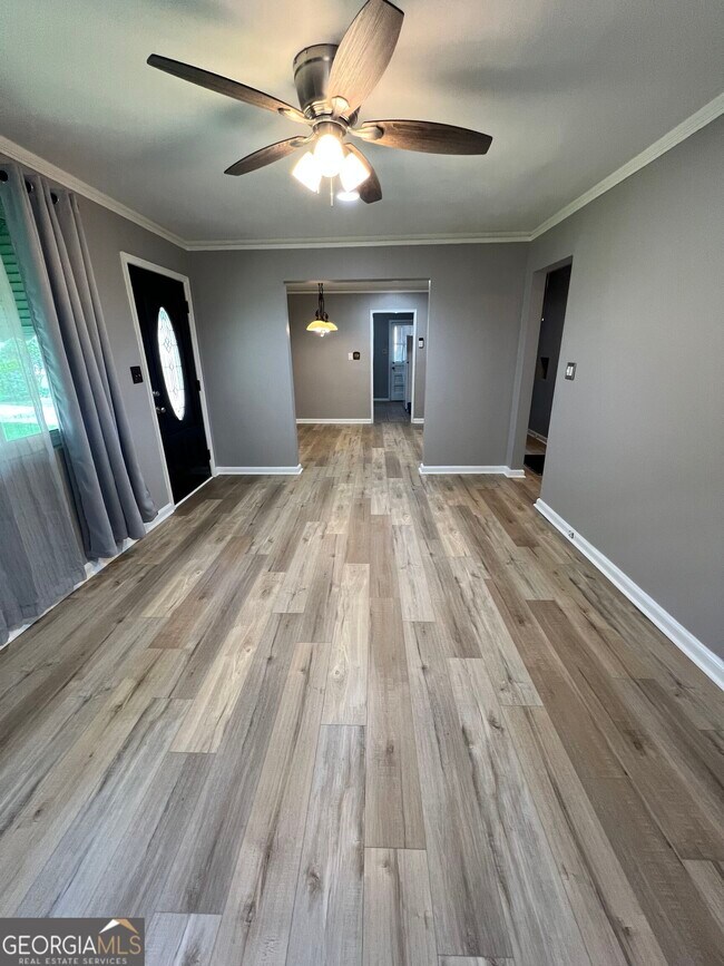 Building Photo - 2032 Dellwood Pl