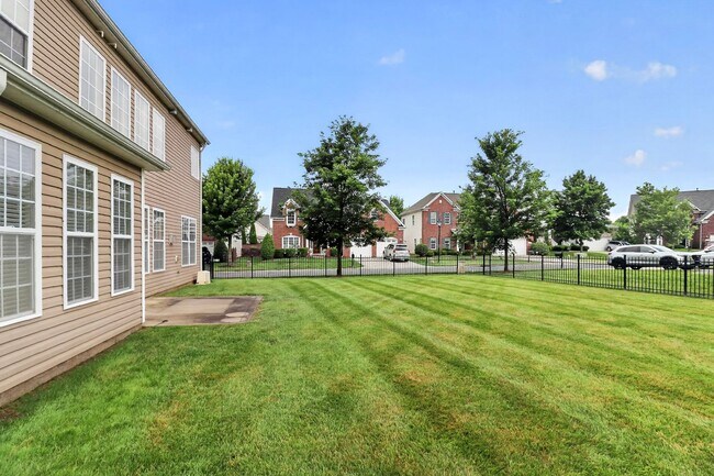 Building Photo - Beautiful Four Bedroom Home in the Berewick Subdivision!