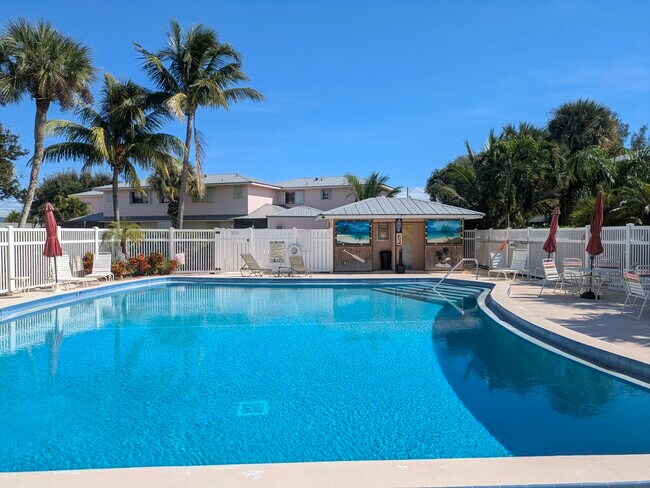 Building Photo - 1772 Gulfstream Ave