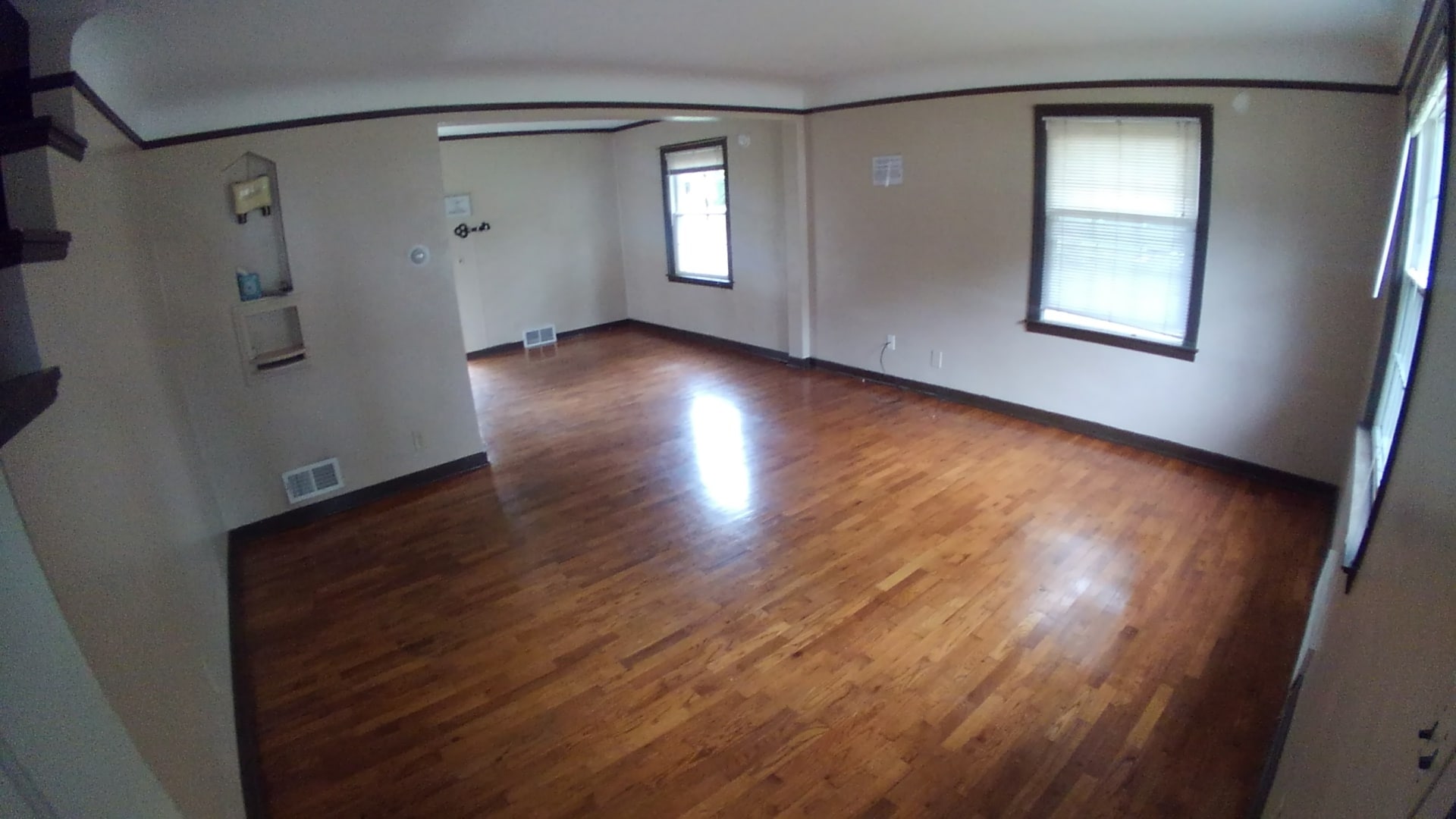 Living room looking south East - 941 Ann St