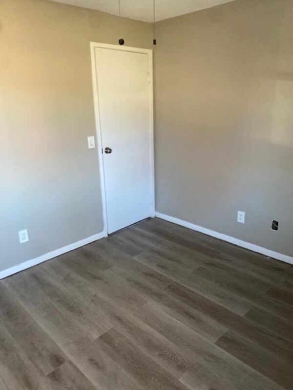 Building Photo - 7809 Dawn Rd