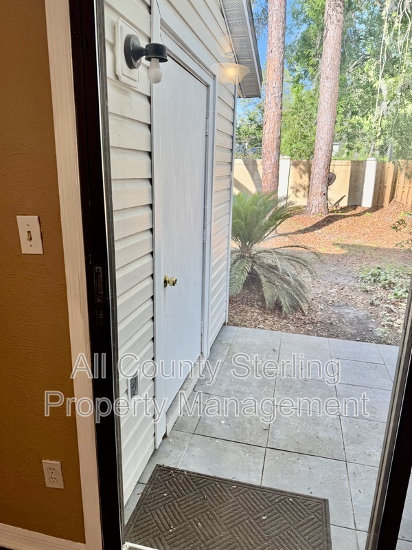 Building Photo - 6292 SW 8th Pl