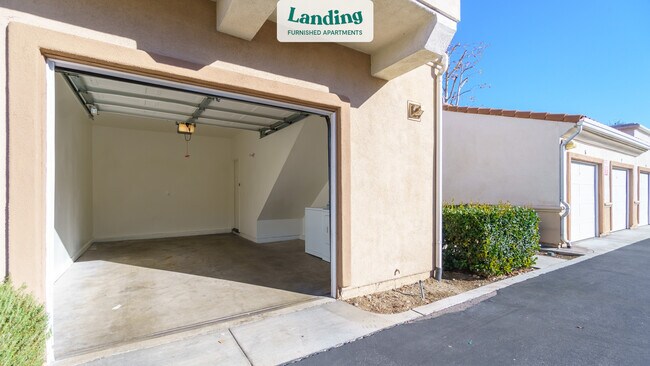 Building Photo - 8250 Vineyard Ave