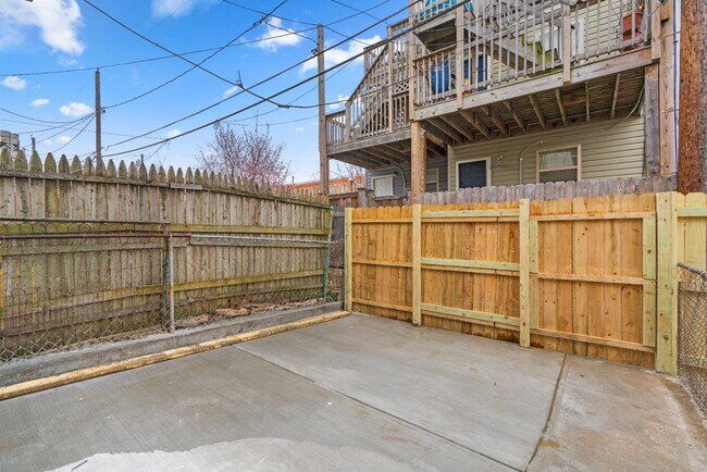 Building Photo - 226 N Collington Ave