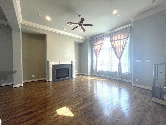 Building Photo - 3138 Pemberton Walk