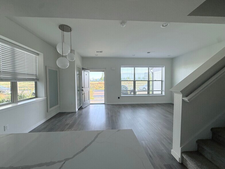 Building Photo - 9839 E 56th Pl