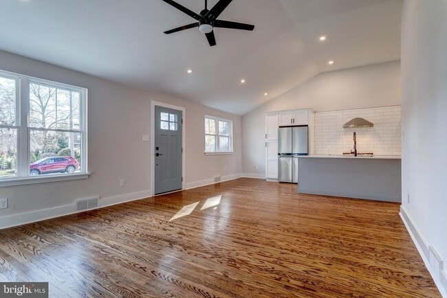 Building Photo - 308 Lenox Rd
