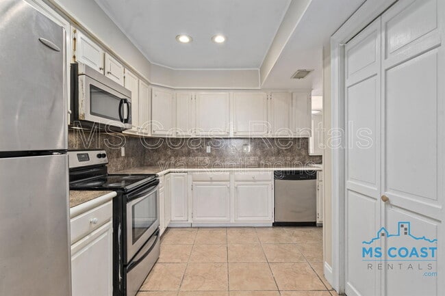Building Photo - 387 Debuys Rd