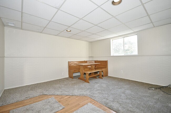 Building Photo - 741-743 Bower Hill Road