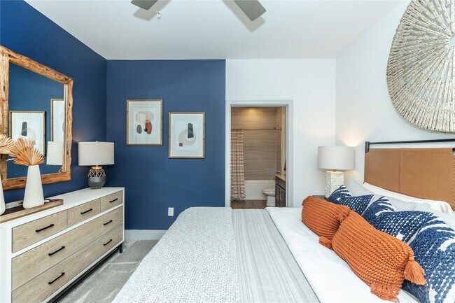 Building Photo - 698 Basilica Bay Dr