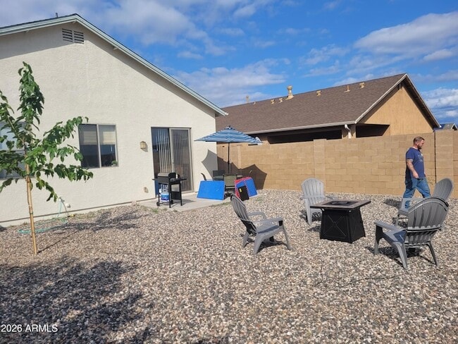 Building Photo - 785 W Azure Dr