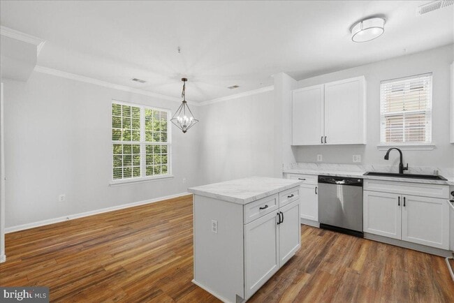 Building Photo - 21228 McFadden Square