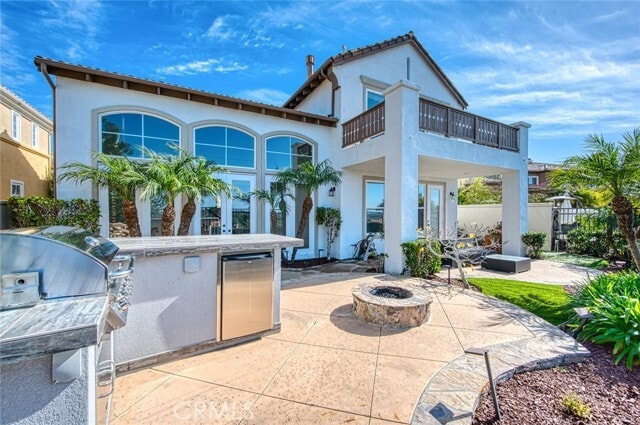 Building Photo - 9 Marisol