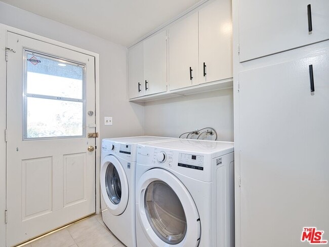 Building Photo - 4863 Don Juan Pl