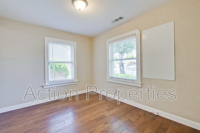 Building Photo - 124 Sunset Ave