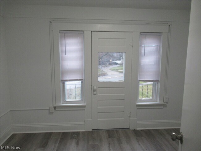 Building Photo - 378 Columbus St