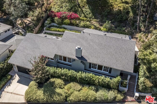 Building Photo - 5657 Valley Oak Dr