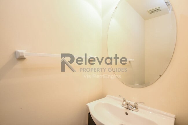 Building Photo - 5504 Springwater Ln