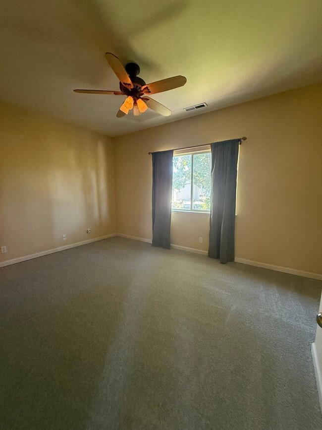 Building Photo - Beautiful 3-Bedroom, 2.5-Bath Home in Wind...