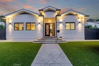 Building Photo - 19148 W Oxnard St