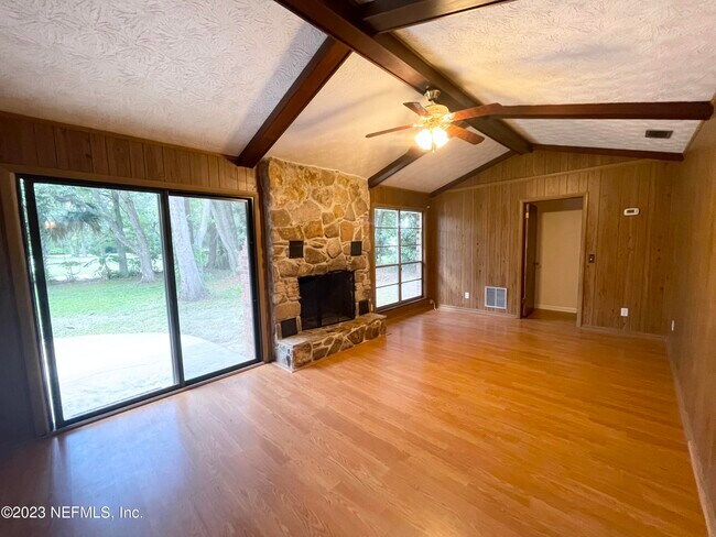 Building Photo - 5391 Golf Course Dr