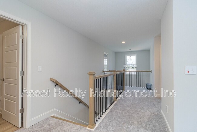 Building Photo - 1730 Silver Chapel Dr