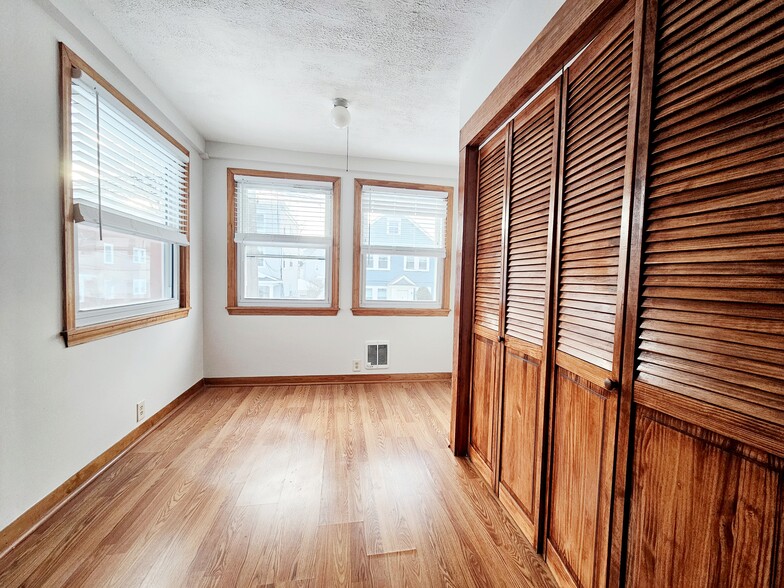 Building Photo - 69 Turner St