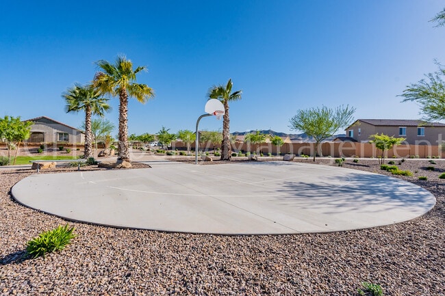 Building Photo - 2033 E Velvet Pl