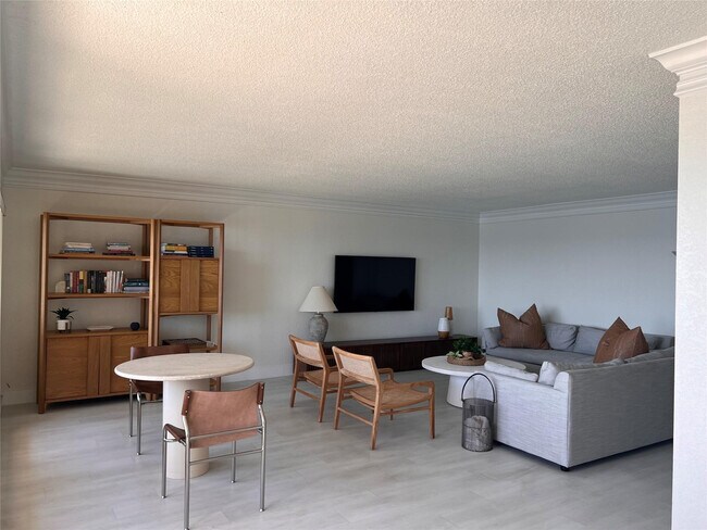 Building Photo - 4900 N Ocean Blvd