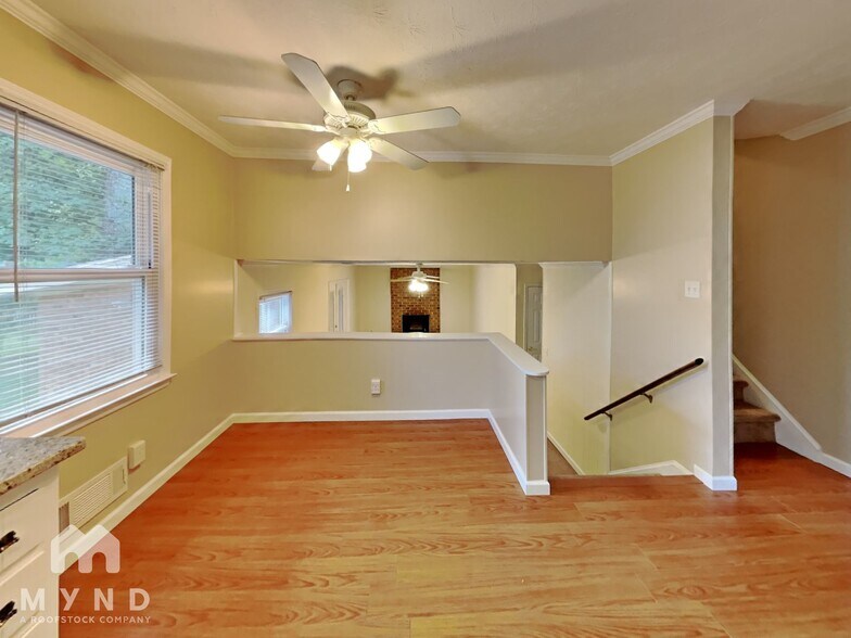 Building Photo - 1645 Brantford Dr
