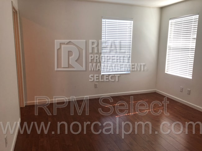 Building Photo - 8893 Robbins Rd