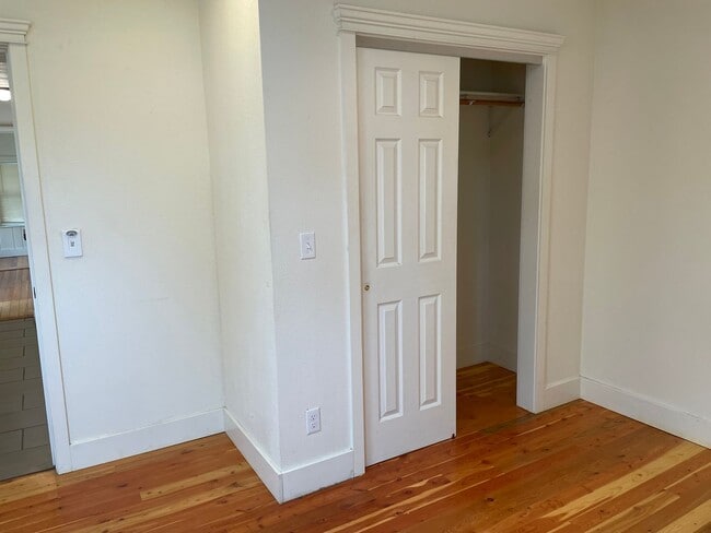 Building Photo - 325 N Jefferson St