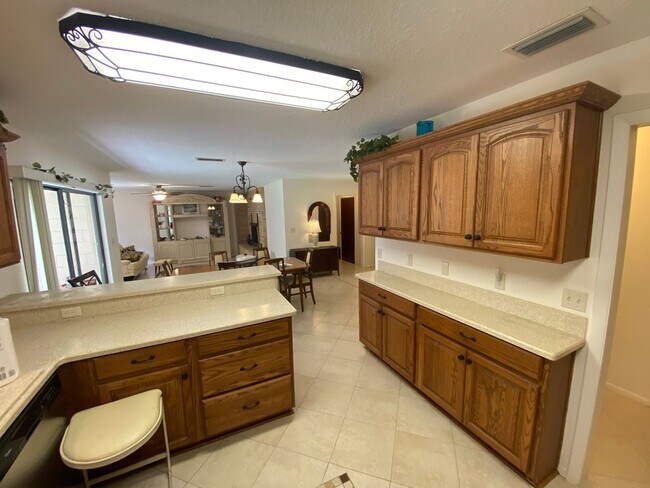 Building Photo - Family and pet friendly ANNUAL LEASE just ...