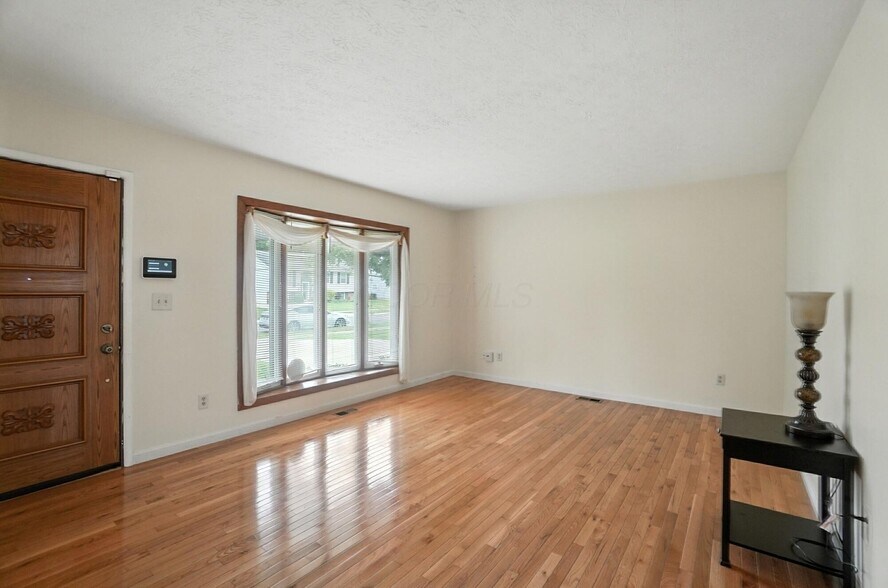 Building Photo - 5200 Williamsburg Cir