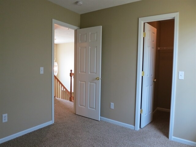 Building Photo - 6702 Meadow View Ct